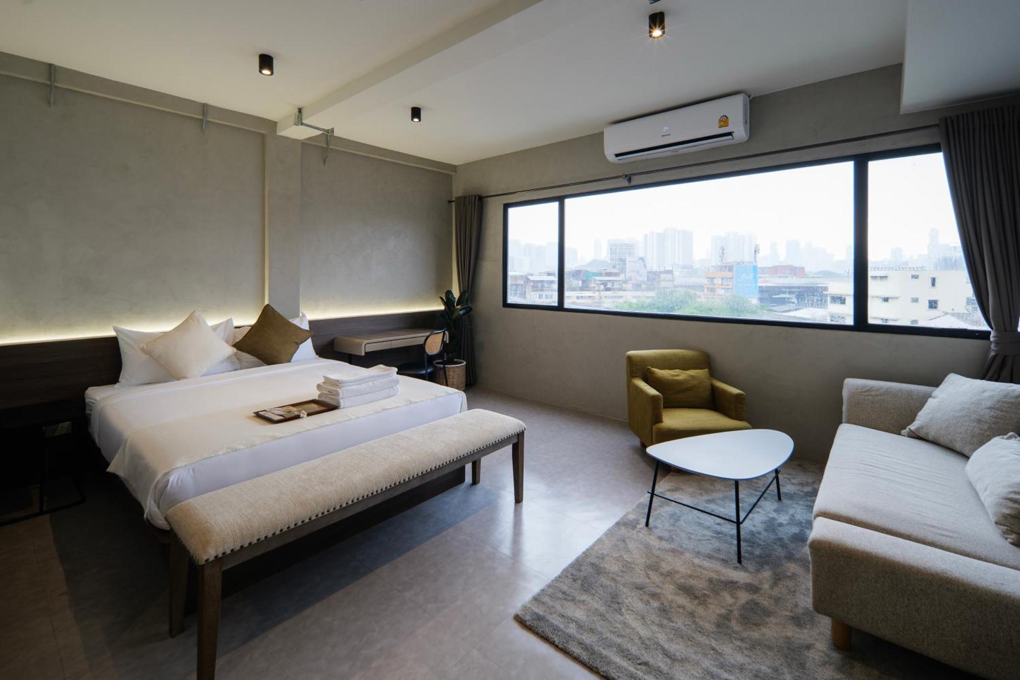 C'House Bangkok Hostel Exterior photo