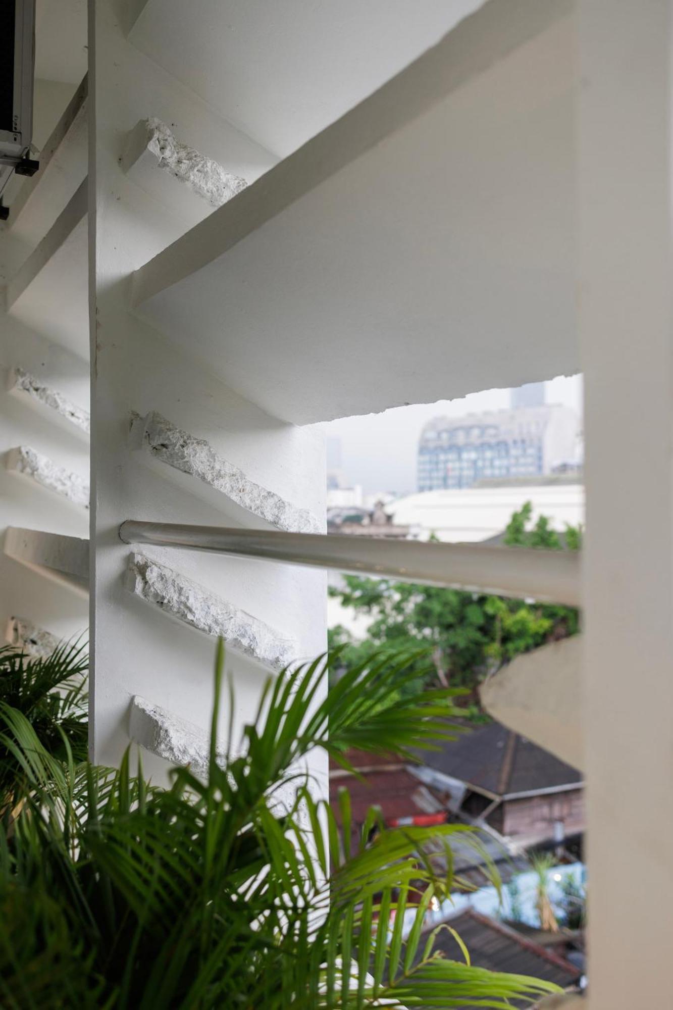 C'House Bangkok Hostel Exterior photo