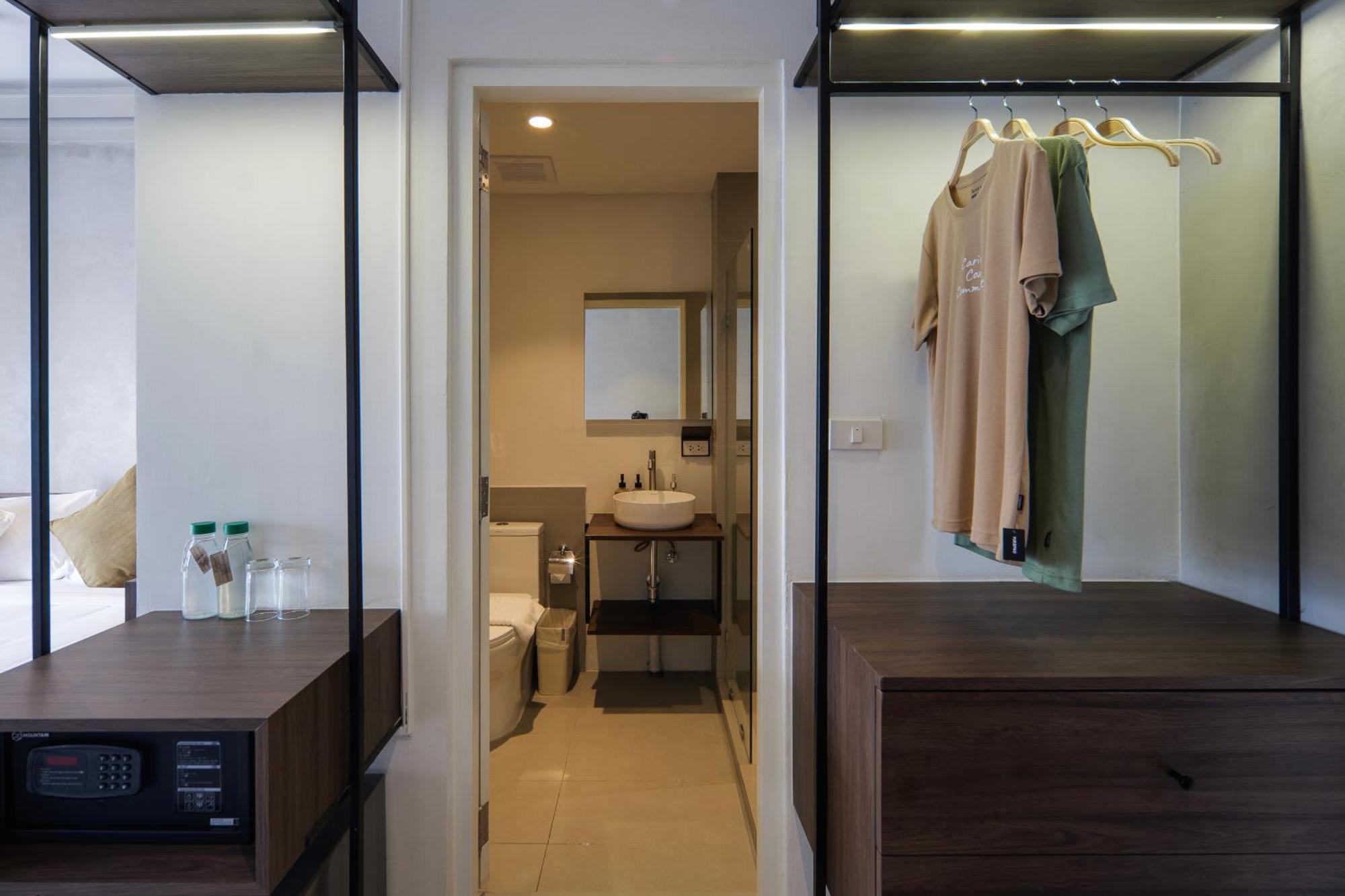 C'House Bangkok Hostel Exterior photo