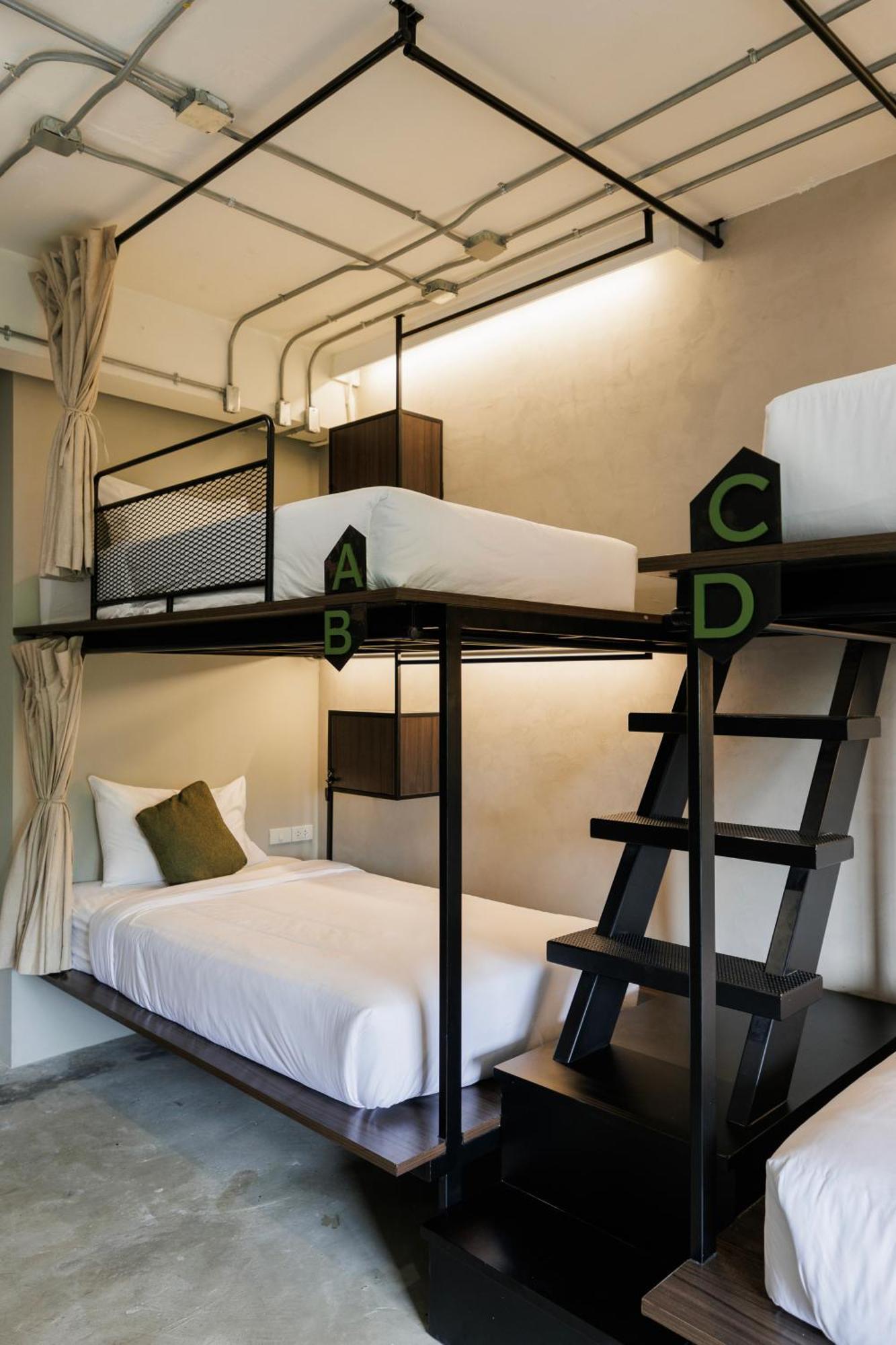 C'House Bangkok Hostel Exterior photo