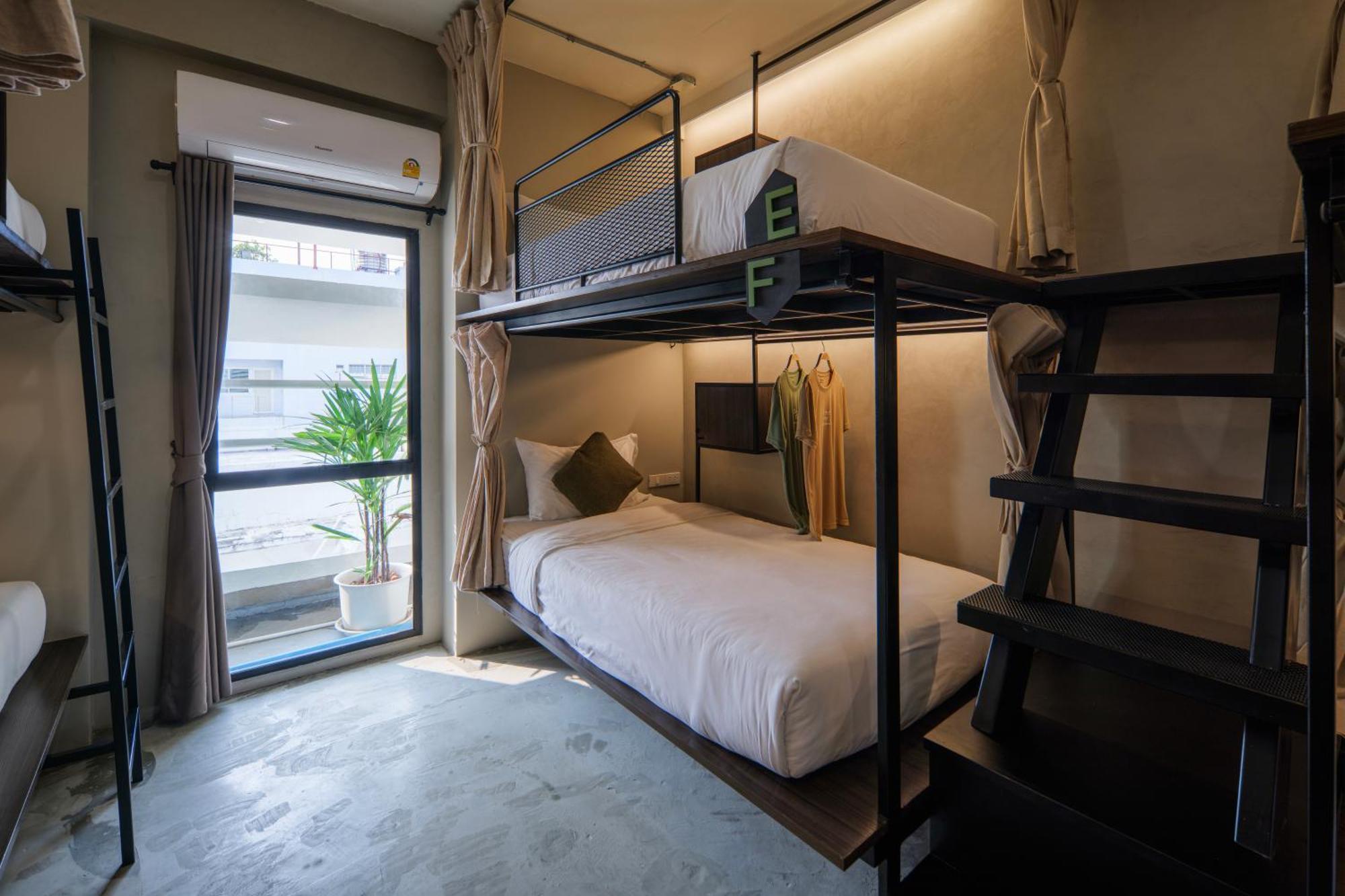 C'House Bangkok Hostel Exterior photo
